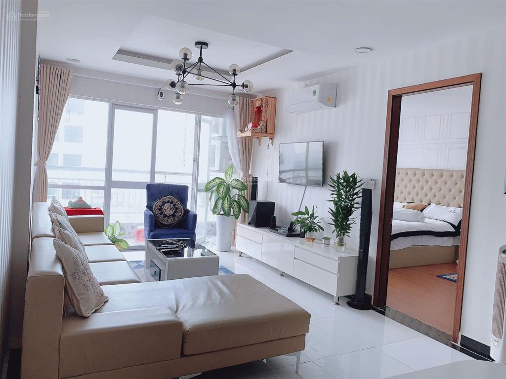 Chủ nhà bán gấp căn hộ giai việt 78m2 2phòng 2wc có nội thất 4tỷ2 sổ hồng chính chủ