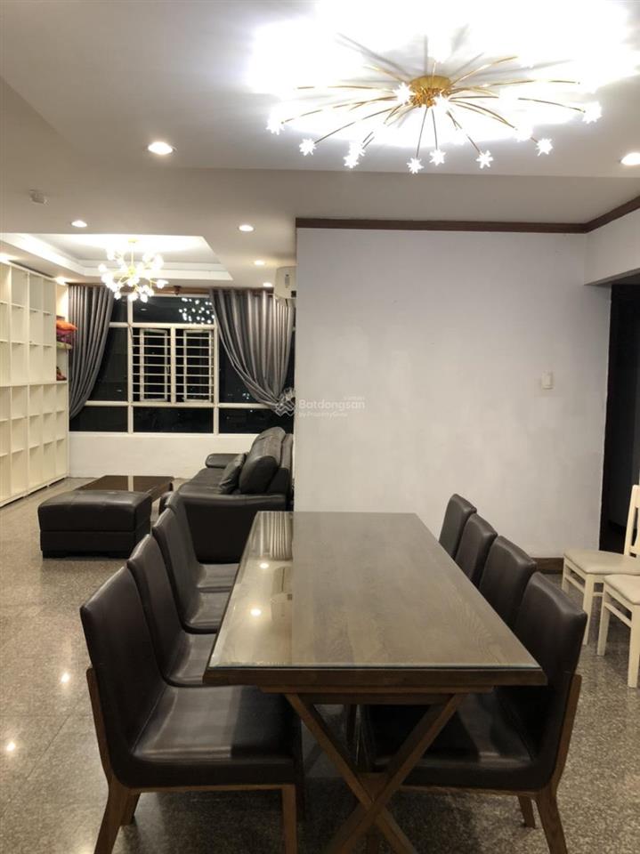Giá rẻ bán gấp căn hộ giai việt 150m2, 3 phòng 2wc có sổ hồng chỉ 6tỷ5