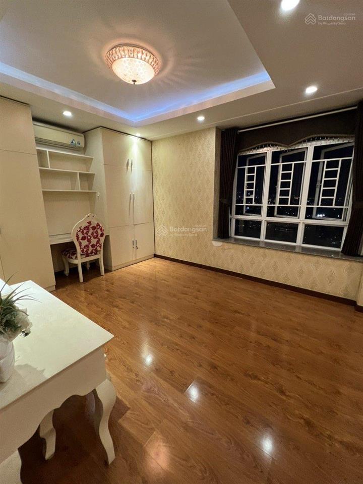 Giá rẻ cho thuê căn hộ giai việt 150m2, 3 phòng 2wc có nội thất 14triệu
