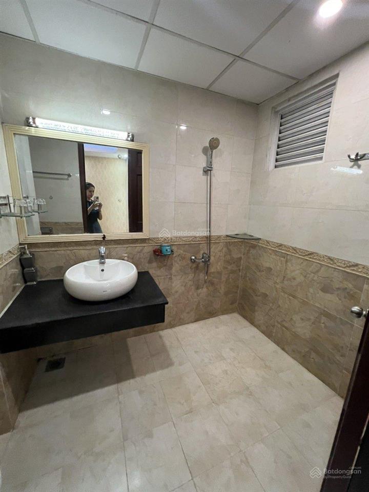 Giá rẻ cho thuê căn hộ giai việt 150m2, 3 phòng 2wc có nội thất 14triệu