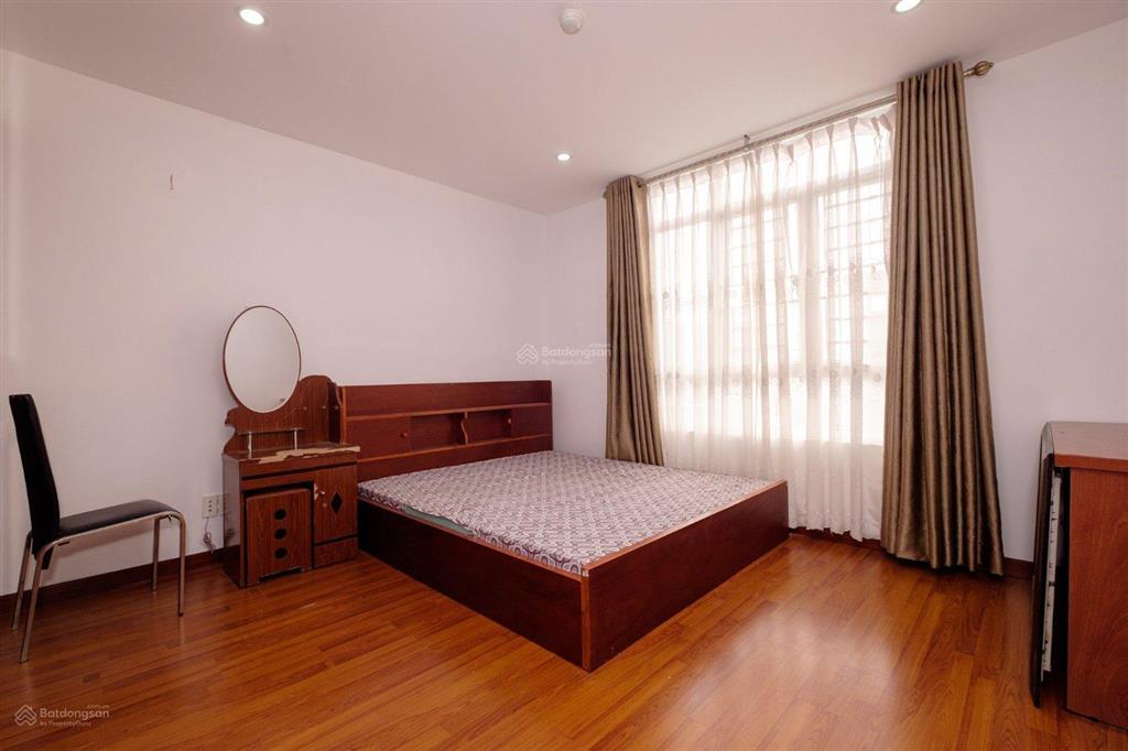 Giá rẻ bán gấp căn hộ giai việt 115m2 2phòng tặng nội thất 5tỷ3 có sổ hồng