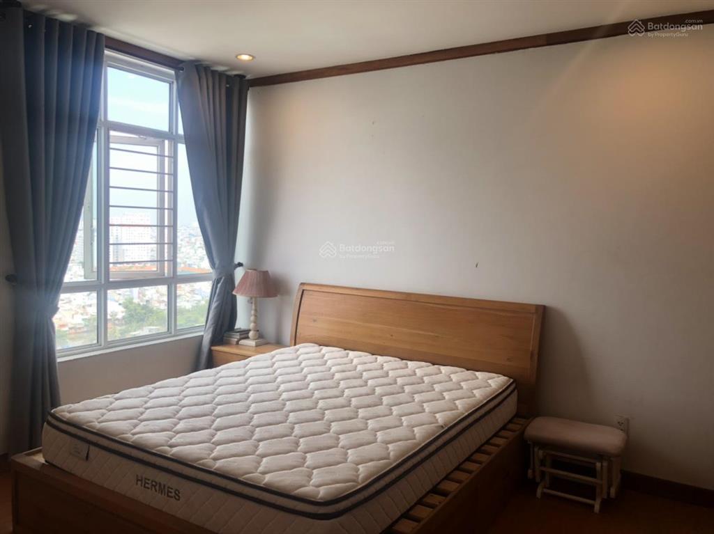 Giá rẻ bán gấp căn hộ giai việt, 115m2, 2 phòng tặng nội thất có sổ hồng, 5tỷ2