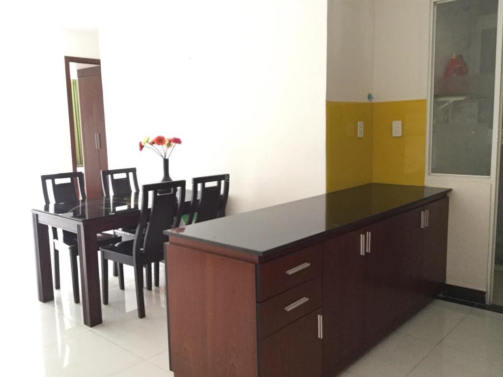 Chính chủ bán gấp căn hộ giai việt 78m2 2 phòng 2 wc có sổ hồng chỉ 4tỷ2