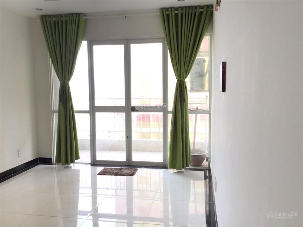Chính chủ bán gấp căn hộ giai việt 78m2 2 phòng 2 wc có sổ hồng chỉ 4tỷ2