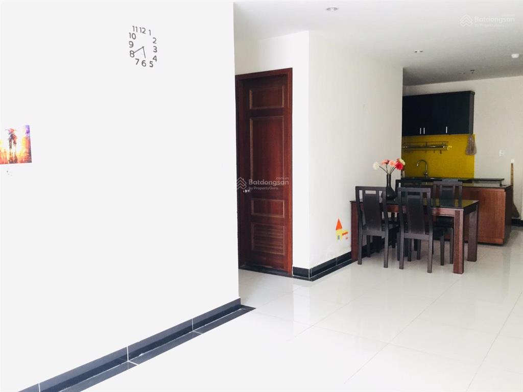 Chính chủ bán gấp căn hộ giai việt 78m2 2 phòng 2 wc có sổ hồng chỉ 4tỷ2