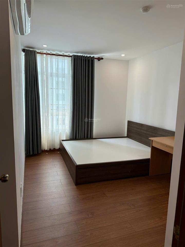 Giá tốt cho thuê căn hộ giai việt 150m2 3 phòng 2wc có nội thất 15 triệu
