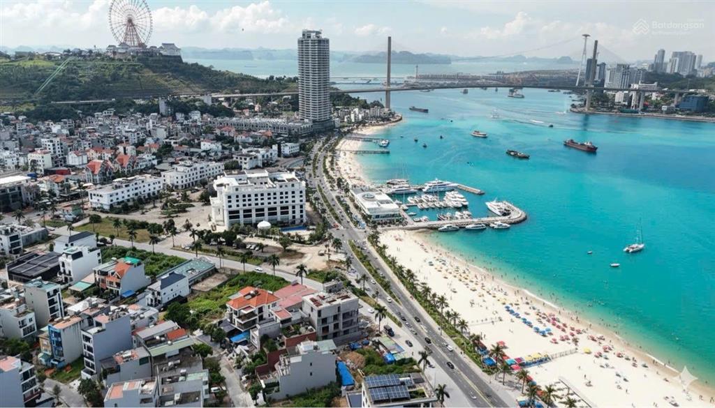 Bán gấp ô góc vườn hoa giá cắt lỗ cực sâu.cao xanh hà khánh b mở rộng.  0978 012 ***