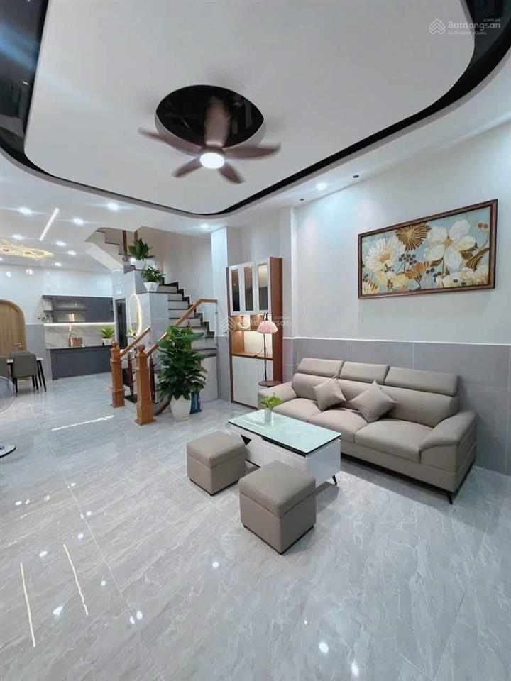 Nhà giáp tên lửa hẻm xe hơi ở liền
