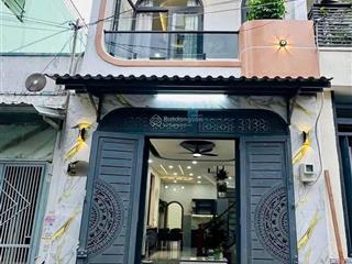 Nhà giáp tên lửa hẻm xe hơi ở liền