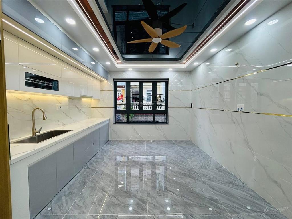 Nhà đẹp ở liền hẻm xe hơi hương lộ 2