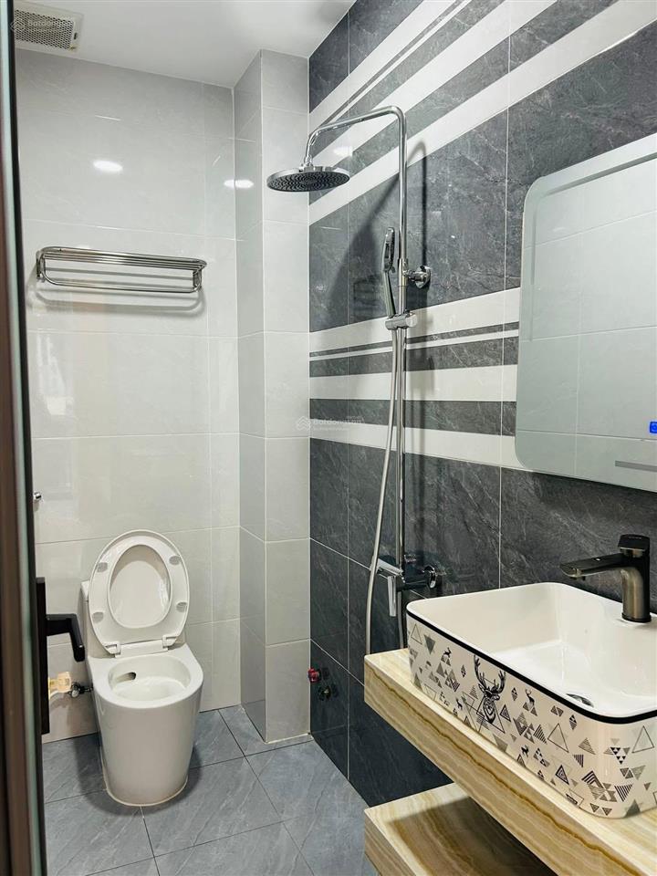 Nhà đẹp ở liền hẻm xe hơi hương lộ 2