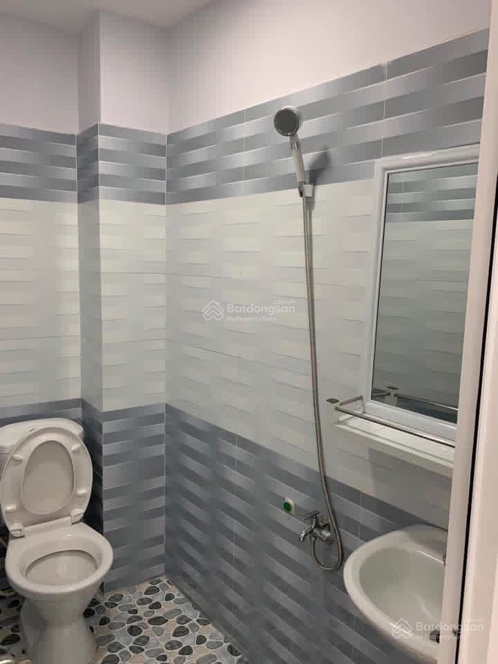 Nhà 1 xẹt lê văn quới hẻm rộng rãi xe hơi