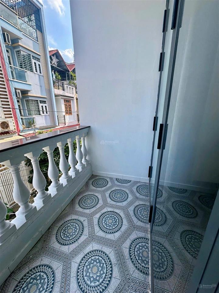 Nhà đẹp giáp khu tên lửa hẻm xe hơi
