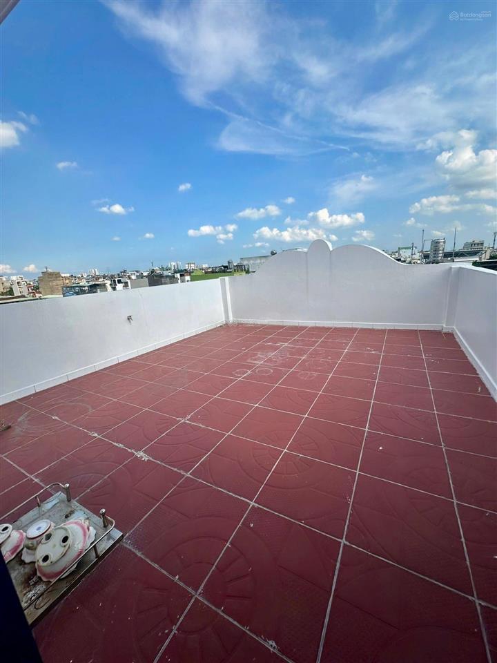 Nhà đẹp giáp khu tên lửa hẻm xe hơi