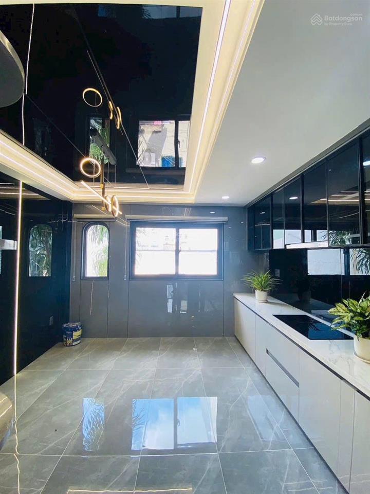 Nhà đẹp giáp tân phú hẻm xe hơi