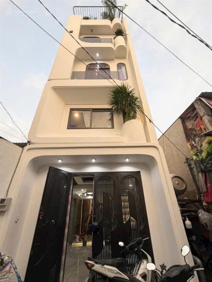 Nhà đẹp giáp tân phú hẻm xe hơi