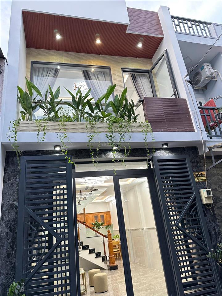 Nhà đẹp ở ngay ngã tư bốn xã hòa bình phan anh