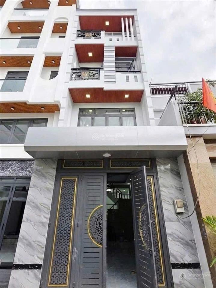 Nhà giáp khu tên lửa mới ở liền hẻm xe hơi