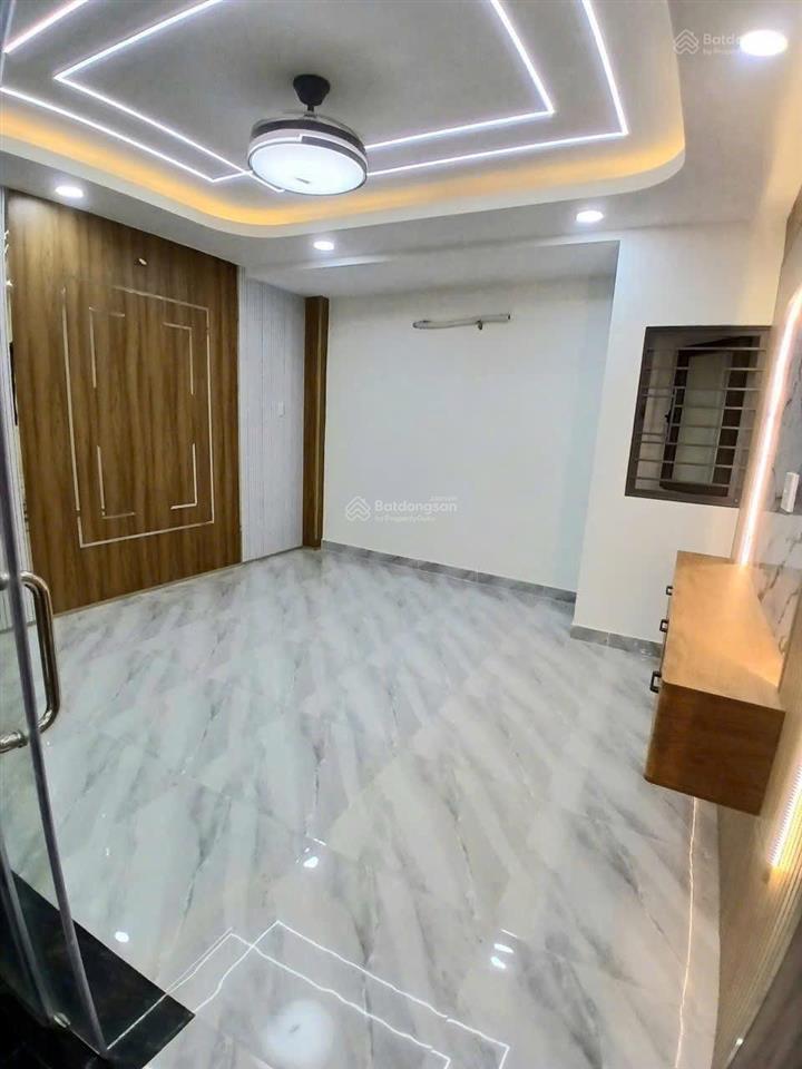 Nhà mới ở ngay đường mã lò hẻm xe hơi