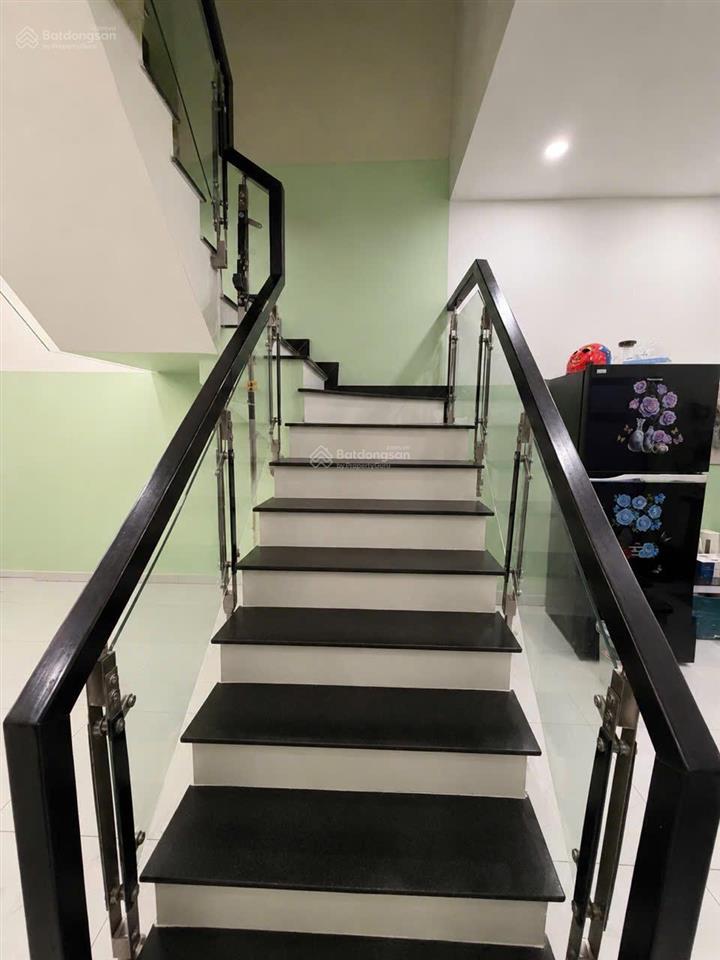 Nhà đẹp hẻm xe hơi ở ngay giáp quận 6