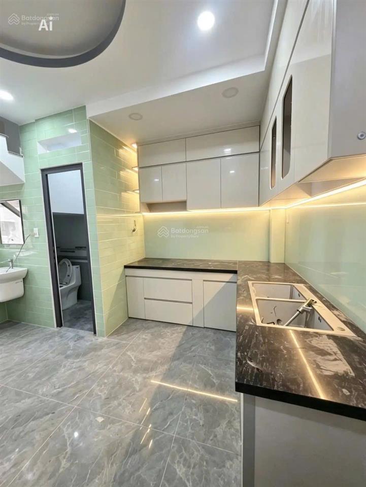 Nhà giáp quận 6 ngay bến xe miền tây