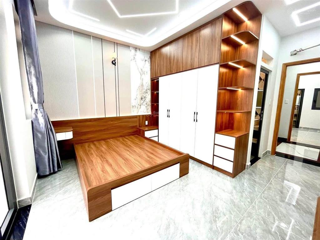 Hoa hồng 1. nhà đẹp sang trọng ở ngay
