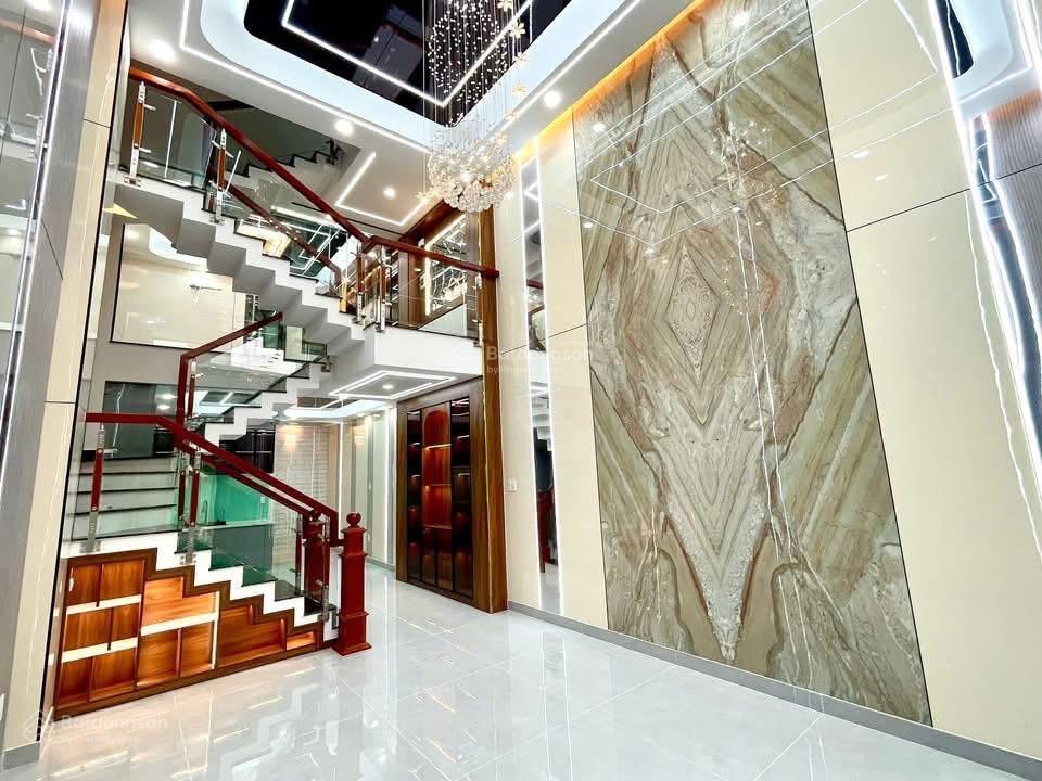 Hoa hồng 1. nhà đẹp sang trọng ở ngay