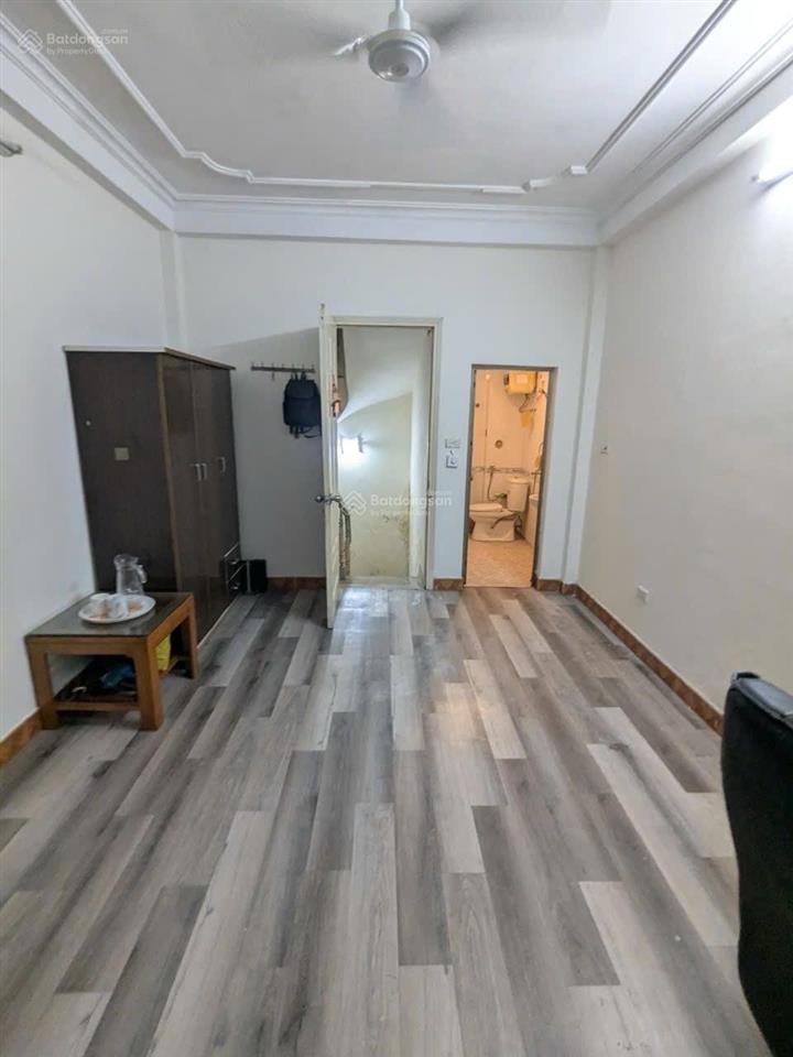 Căn hộ tầng 4 ngõ văn hương, hơn 100m ra tới đường.