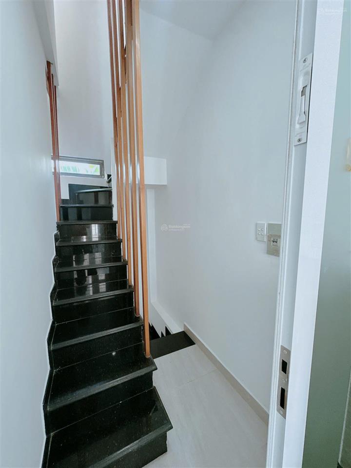 Bán nhà mặt tiền trần văn đang, quận 3 4 tầng, full nội thất, giá 3,35 tỷ