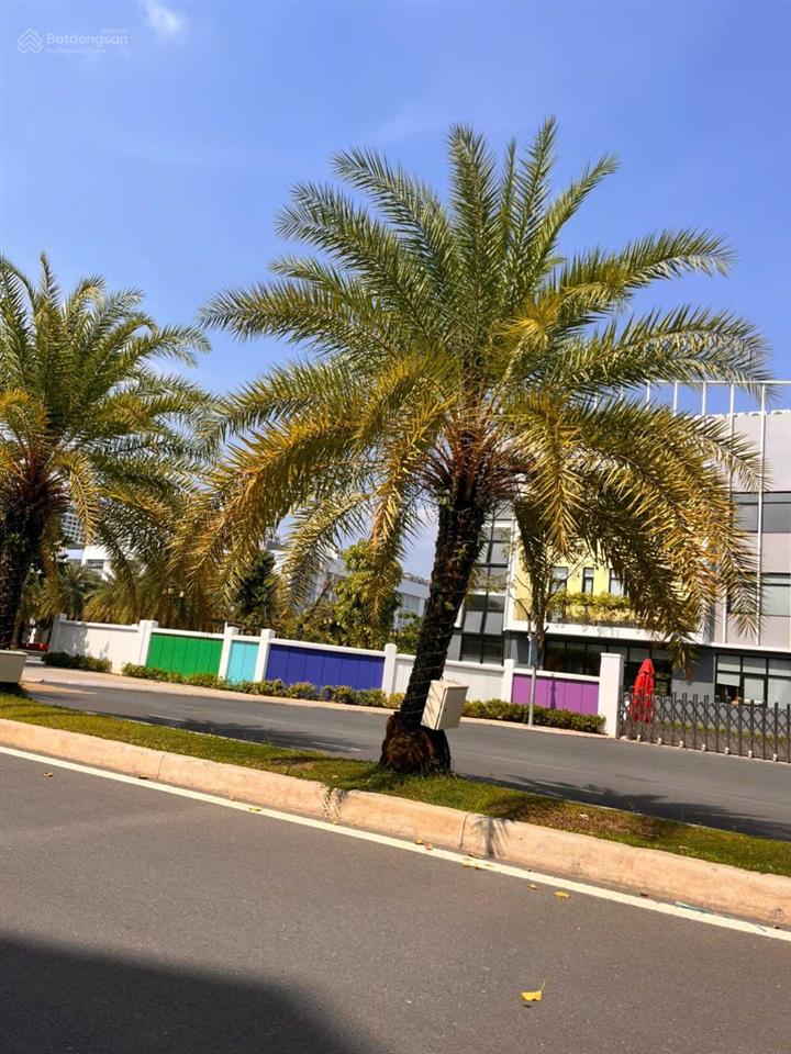 Cực hiếm! cần bán căn shophouse tuyệt đẹp đối diện trường vinschool trục nxlp vinhomes grand park