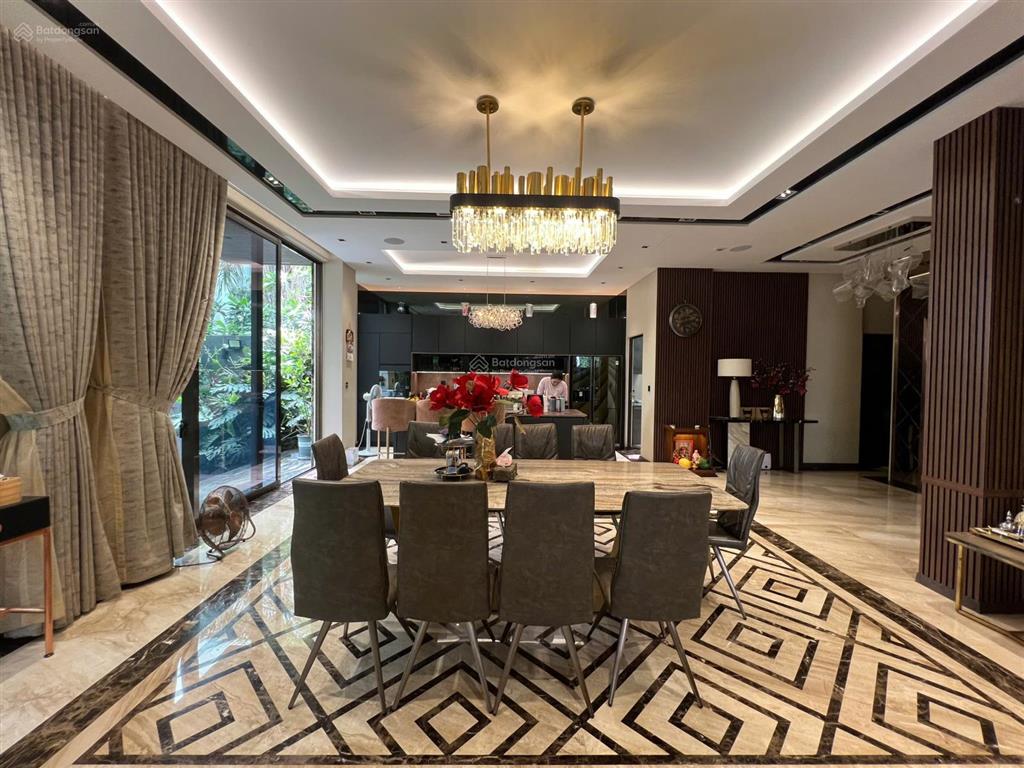 Bán bt nam thông 3 pmh q7 dt 300m2 nhà siêu đẹp giá 100 tỷ  0938 775 *** mr an