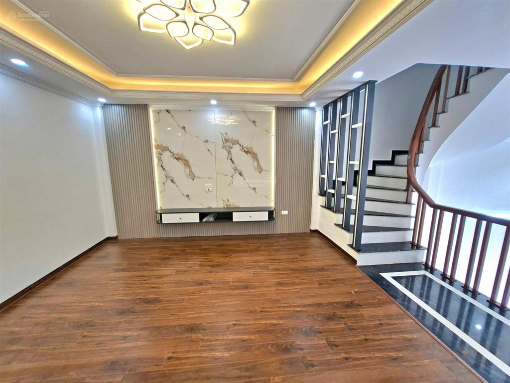 Cc bán nhà ngọc hồi  hoàng liệt 45m2 5t 2 mặt thoáng  gần bx nước ngầm  nhỉnh 7tỷ  0979 228 ***