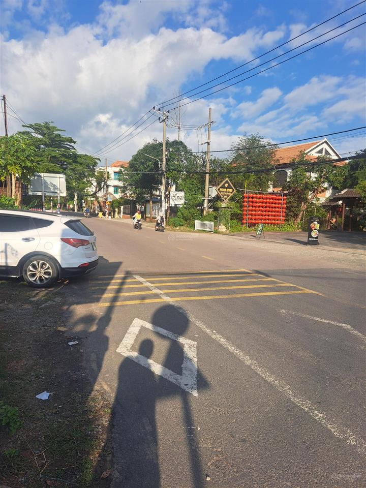 Đất mt cửa đại đối diện nhà hàng,ks ,cách biển hơn 800m