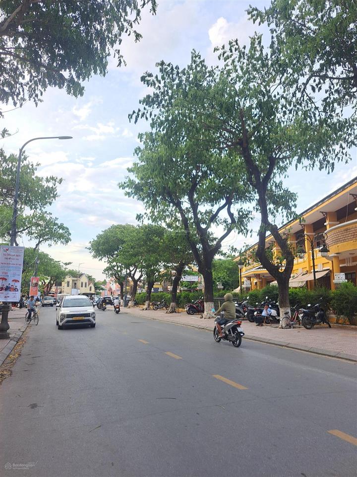 Ngay cạnh quãng trường hội an 360m giá chỉ 65tr/m2
