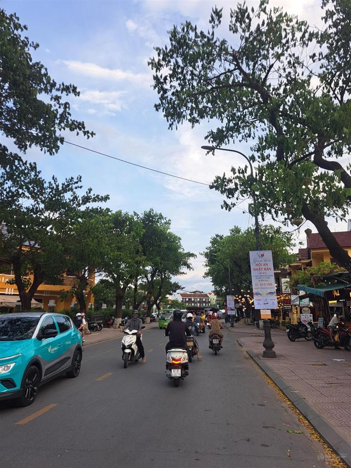 Ngay cạnh quãng trường hội an 360m giá chỉ 65tr/m2