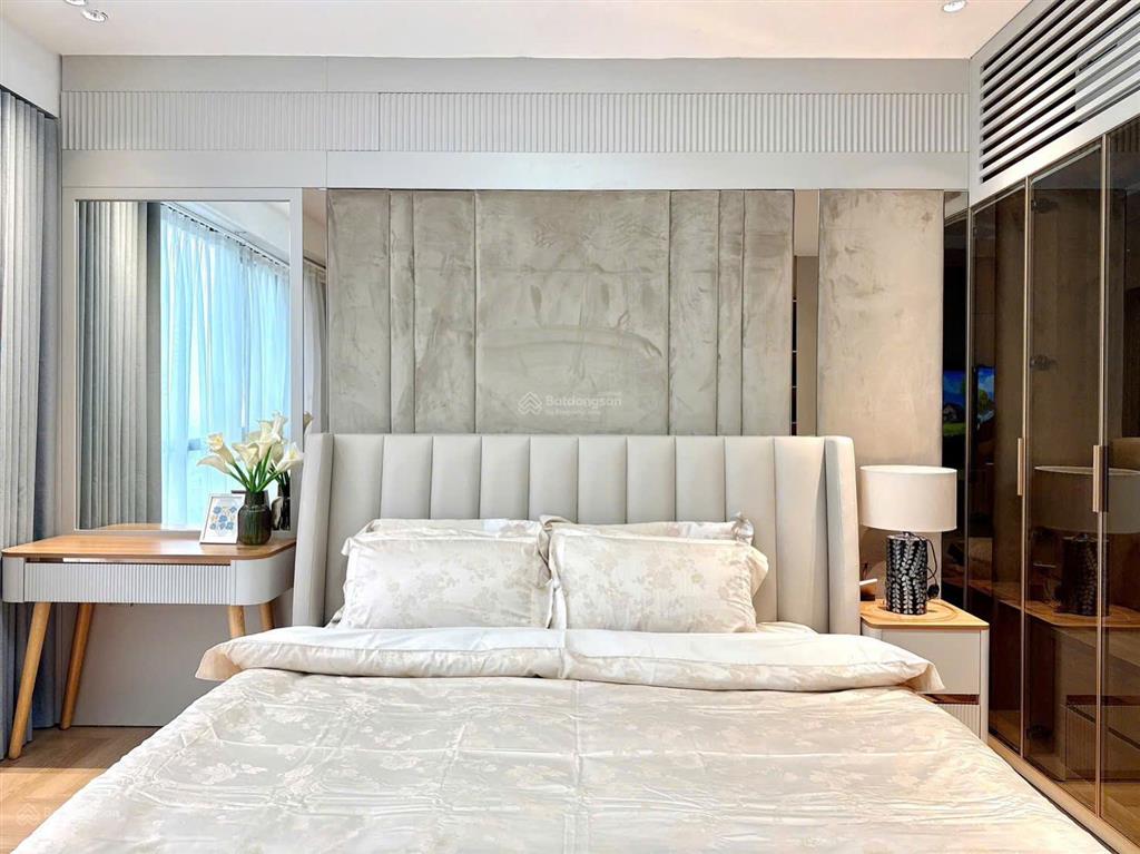 E chính chủ cần bán căn hộ times city, 10.8 tỷ vnd, 95 m2, 3pn (nội thất cao cấp 1 tỷ)