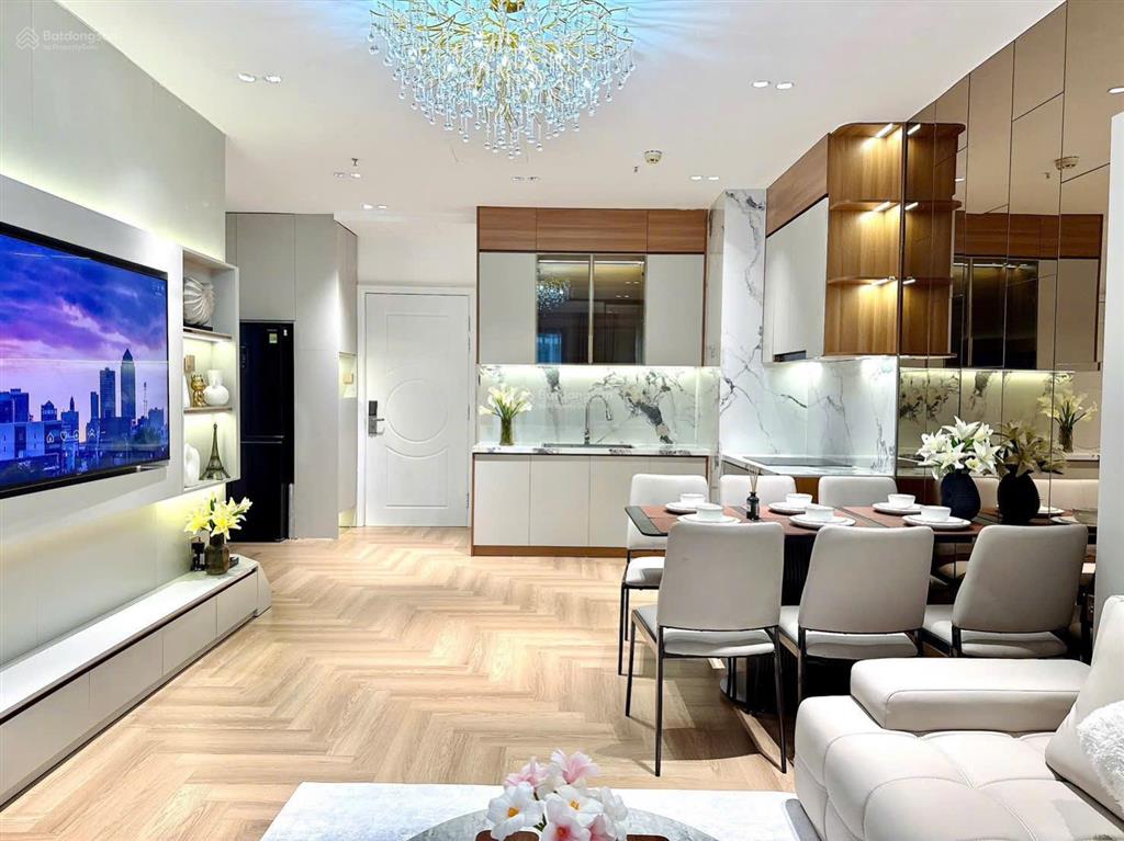 E chính chủ cần bán căn hộ times city, 10.8 tỷ vnd, 95 m2, 3pn (nội thất cao cấp 1 tỷ)