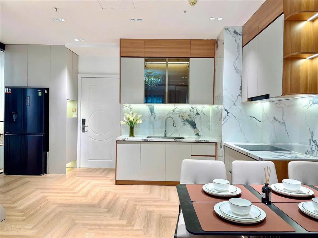 E chính chủ cần bán căn hộ times city, 10.8 tỷ vnd, 95 m2, 3pn (nội thất cao cấp 1 tỷ)