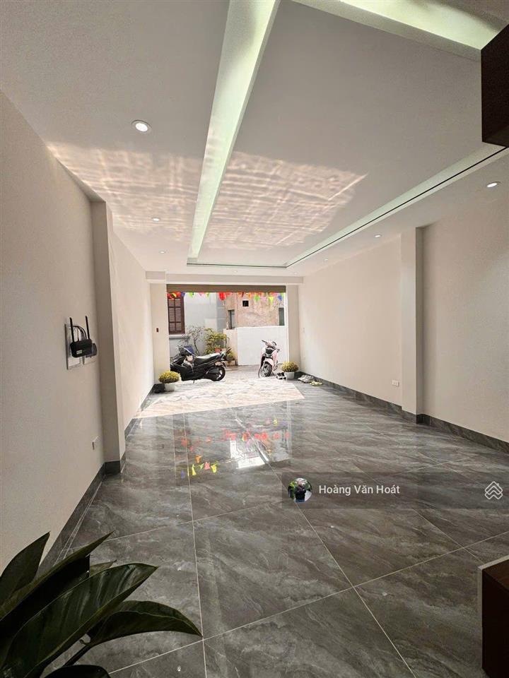 Bán nhà 52m đối diện tttm aeon mall long biên mới đẹp về ở luôn.