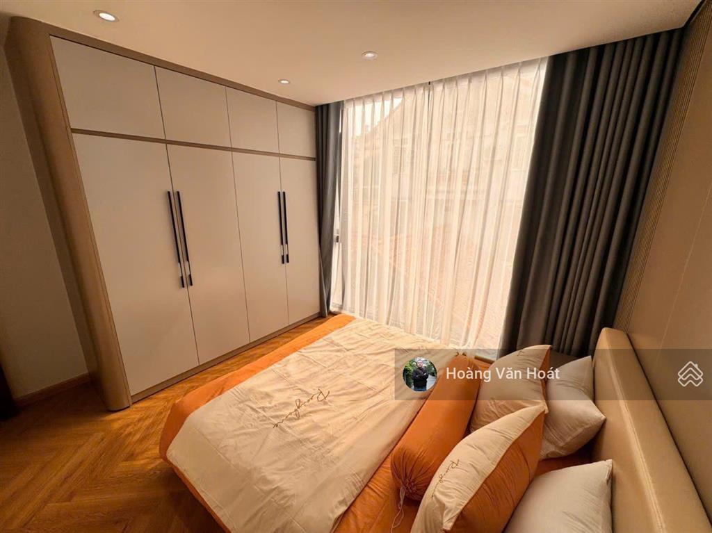 Bán nhà 52m đối diện tttm aeon mall long biên mới đẹp về ở luôn.