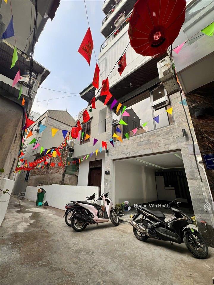 Bán nhà 52m đối diện tttm aeon mall long biên mới đẹp về ở luôn.