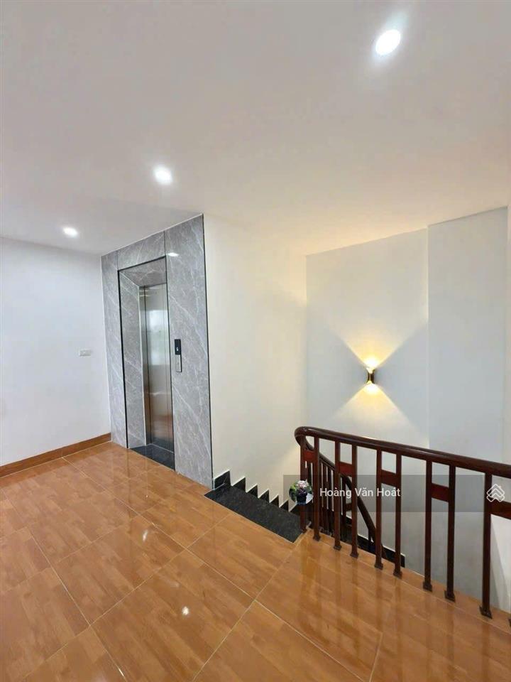 Bán nhà long biên 49m2 x 6 tầng thang máy x 3 ngủ  ô tô vào, lô góc cực thoáng