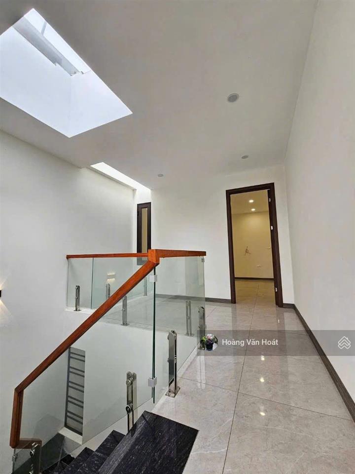 Bán nhà ngõ ẩm thực  sài đồng. sân cổng riêng  full nội thất, 51m2 x 4t.  0965 858 ***