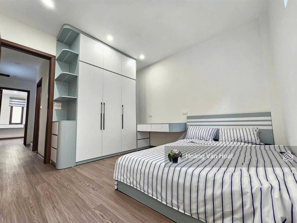 Bán nhà ngõ ẩm thực  sài đồng. sân cổng riêng  full nội thất, 51m2 x 4t.  0965 858 ***