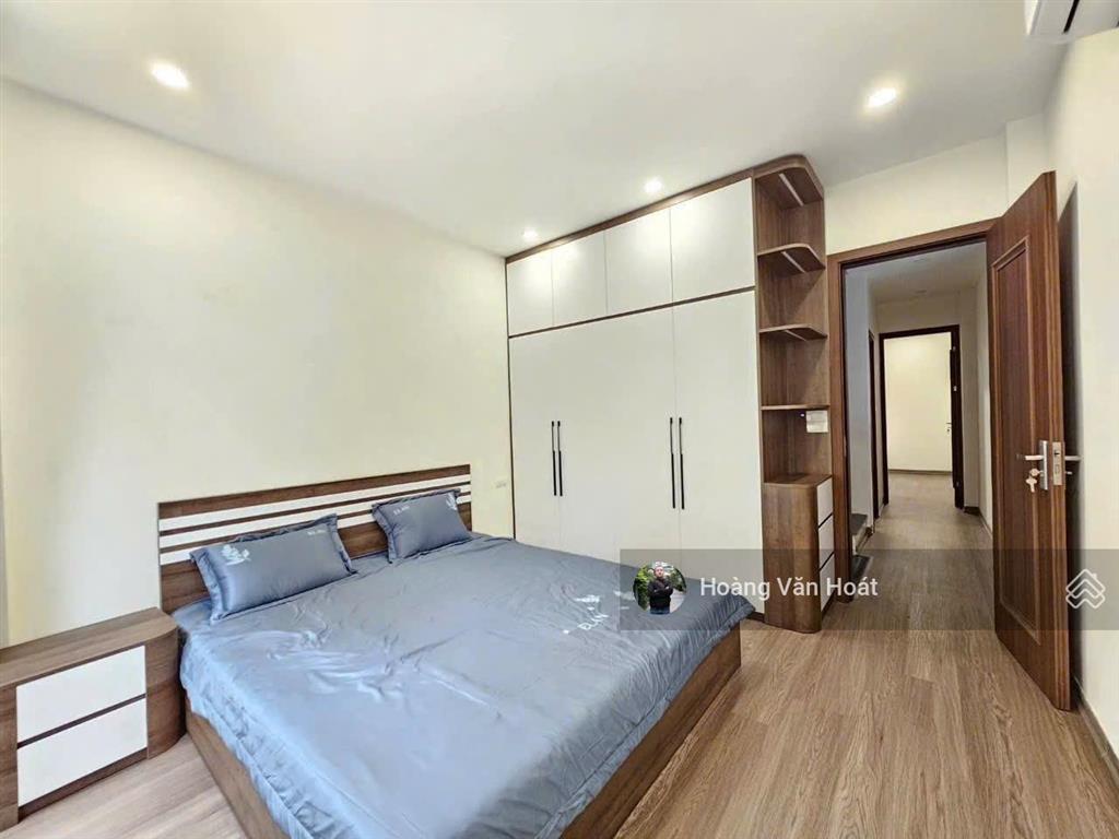 Bán nhà ngõ ẩm thực  sài đồng. sân cổng riêng  full nội thất, 51m2 x 4t.  0965 858 ***
