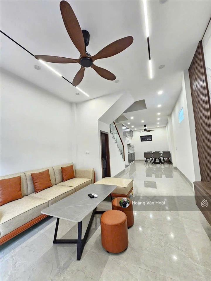 Bán nhà ngõ ẩm thực  sài đồng. sân cổng riêng  full nội thất, 51m2 x 4t.  0965 858 ***