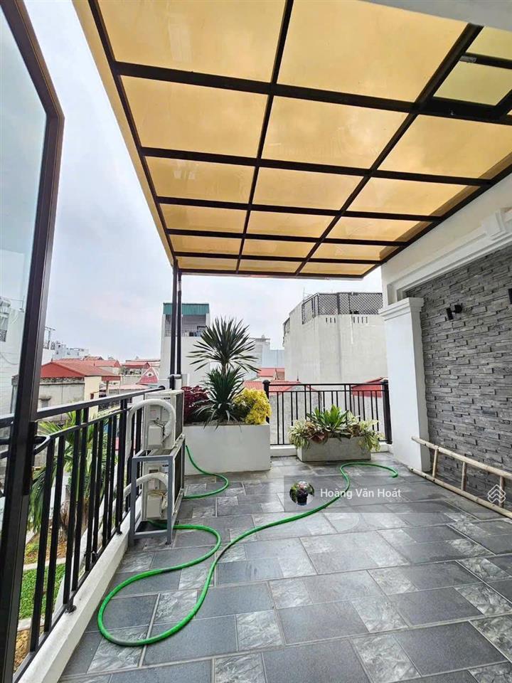 Bán nhà ngõ ẩm thực  sài đồng. sân cổng riêng  full nội thất, 51m2 x 4t.  0965 858 ***
