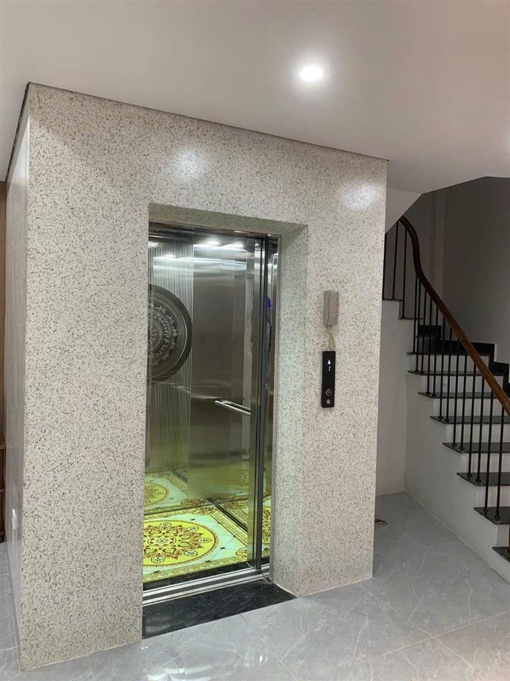 Bán nhà thạch bàn  cổ linh. gần khu đô thị garden city  ô tô đỗ cổng.  0965 858 ***