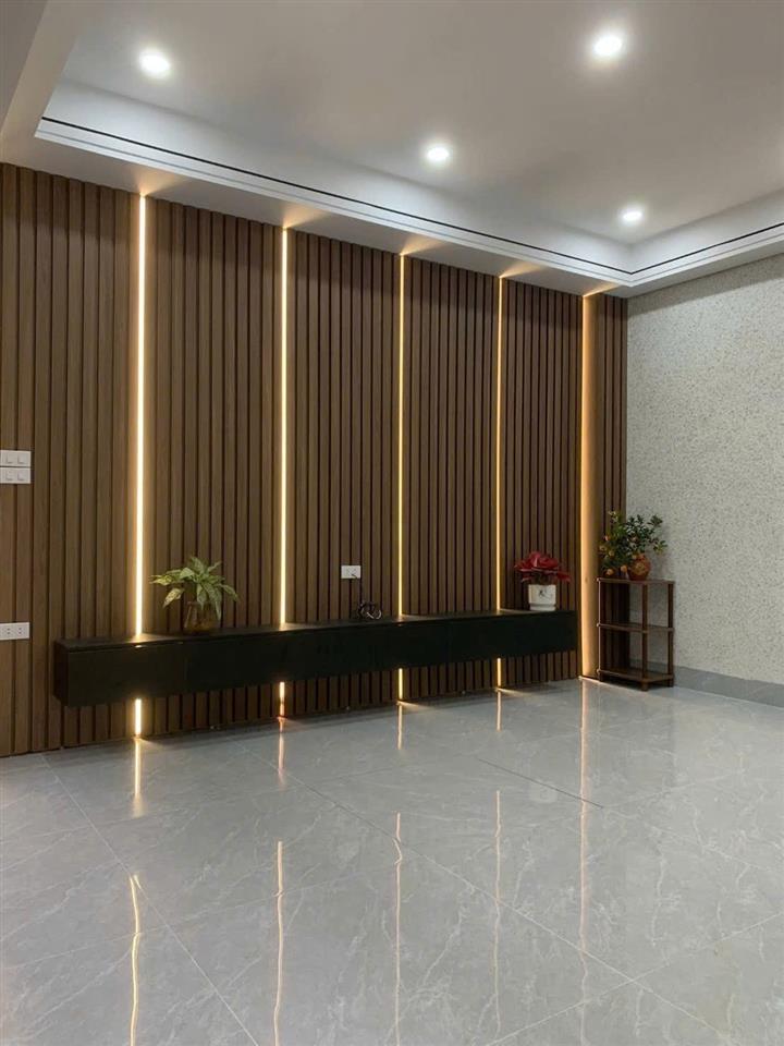 Bán nhà thạch bàn  cổ linh. gần khu đô thị garden city  ô tô đỗ cổng.  0965 858 ***