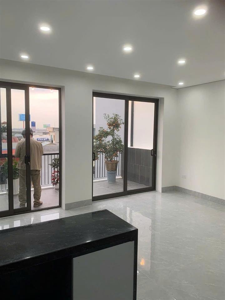 Bán nhà thạch bàn  cổ linh. gần khu đô thị garden city  ô tô đỗ cổng.  0965 858 ***